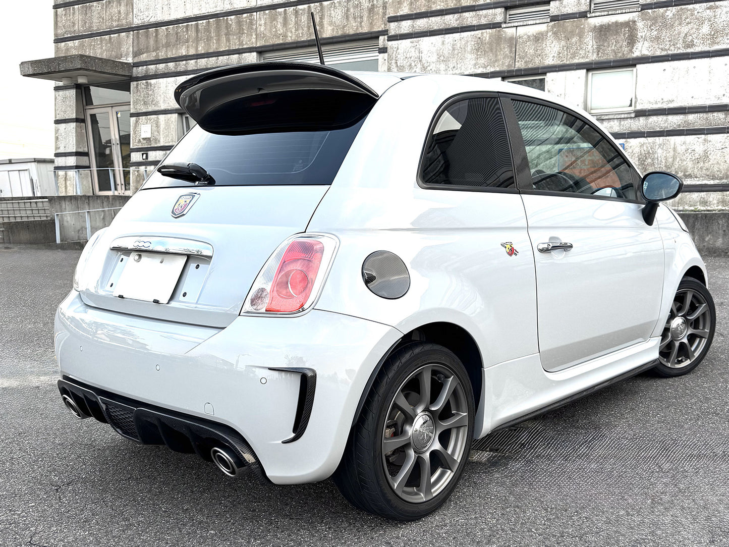 ABARTH500 リアダクトガーニッシュ シリーズ3