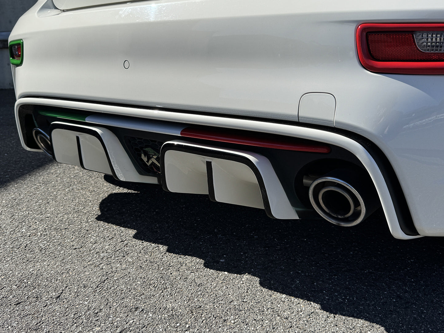 ABARTH500 リアディフューザー用セパレートL/Rフィンパネルセット シリーズ4~