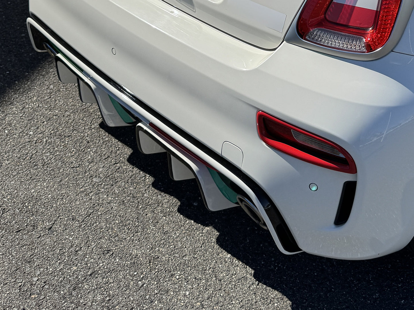 ABARTH500 リアディフューザー用セパレートL/Rフィンパネルセット シリーズ4~