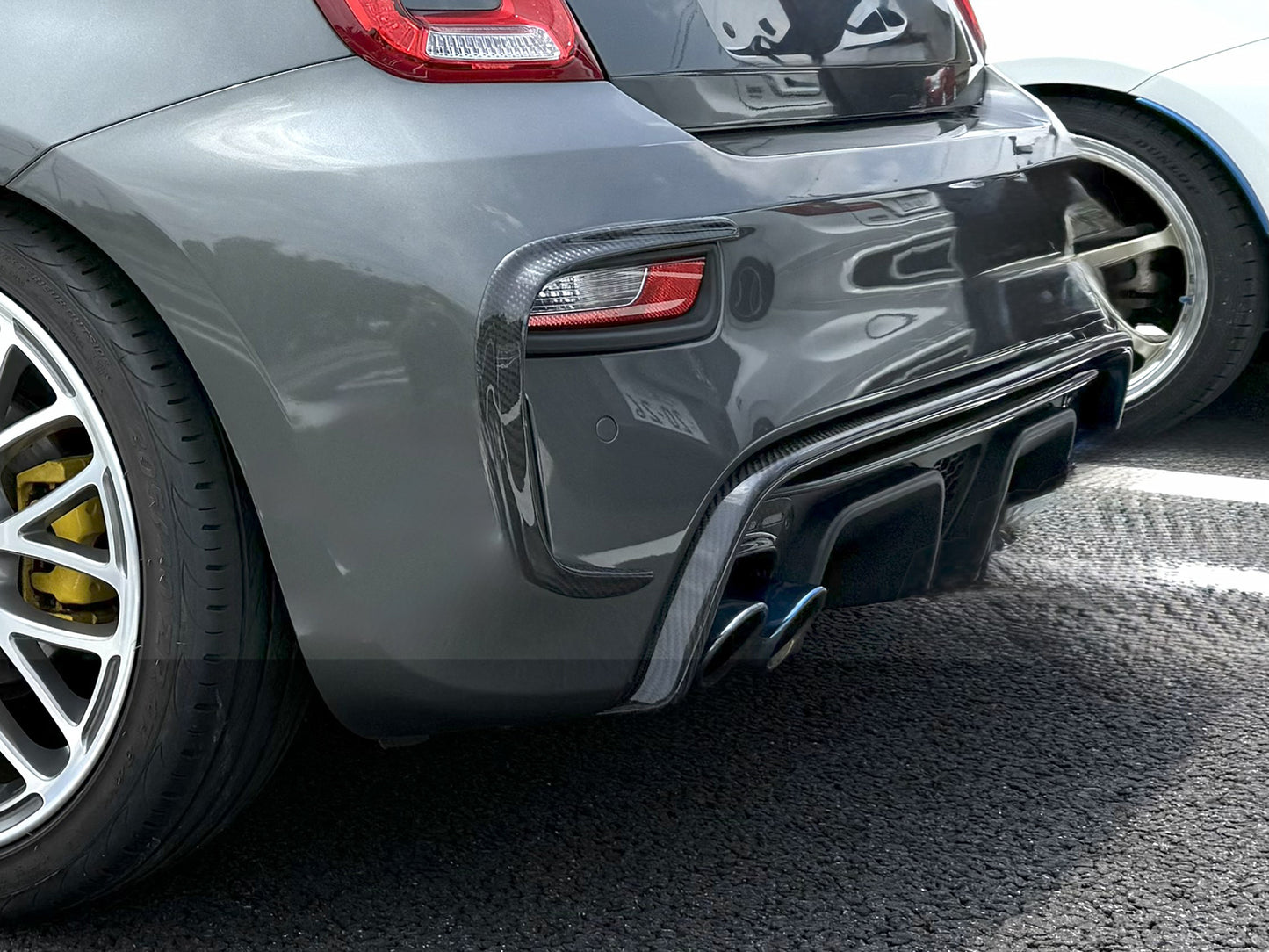 ABARTH500 リアディフューザーアッパーフィン シリーズ4~