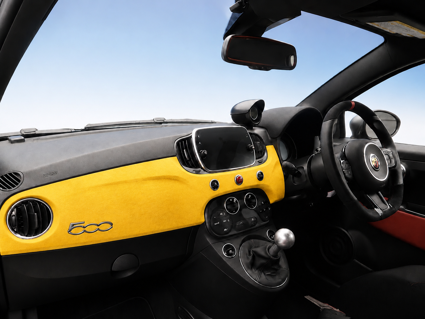 FIAT500　ABARTH500　ダッシュパネル・バックスキン調シート施工サービス　（ドアパネルプレートセットアップ）