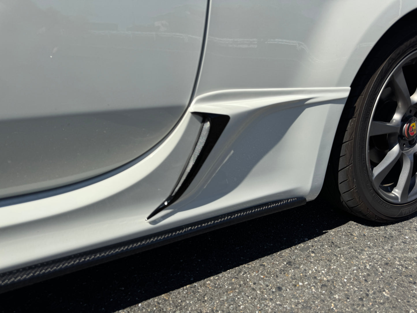 ABARTH500　サイドスカートインテークパネル　全シリーズ