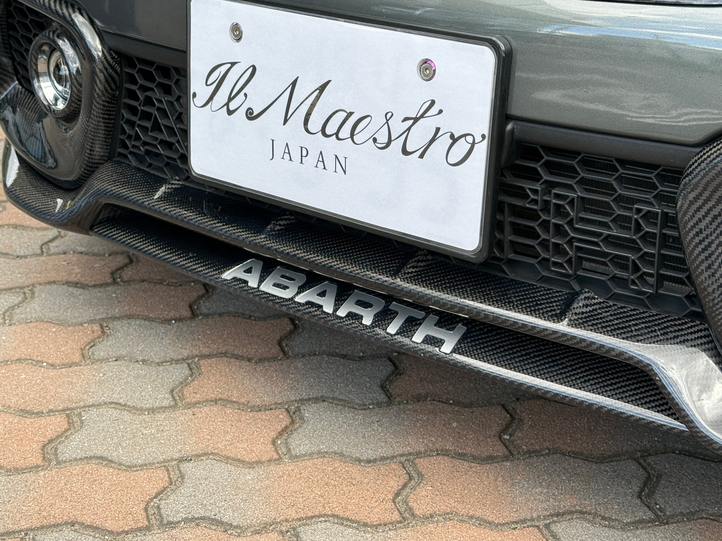 ABARTH500　フロントセンターガーニッシュ　シリーズ4～