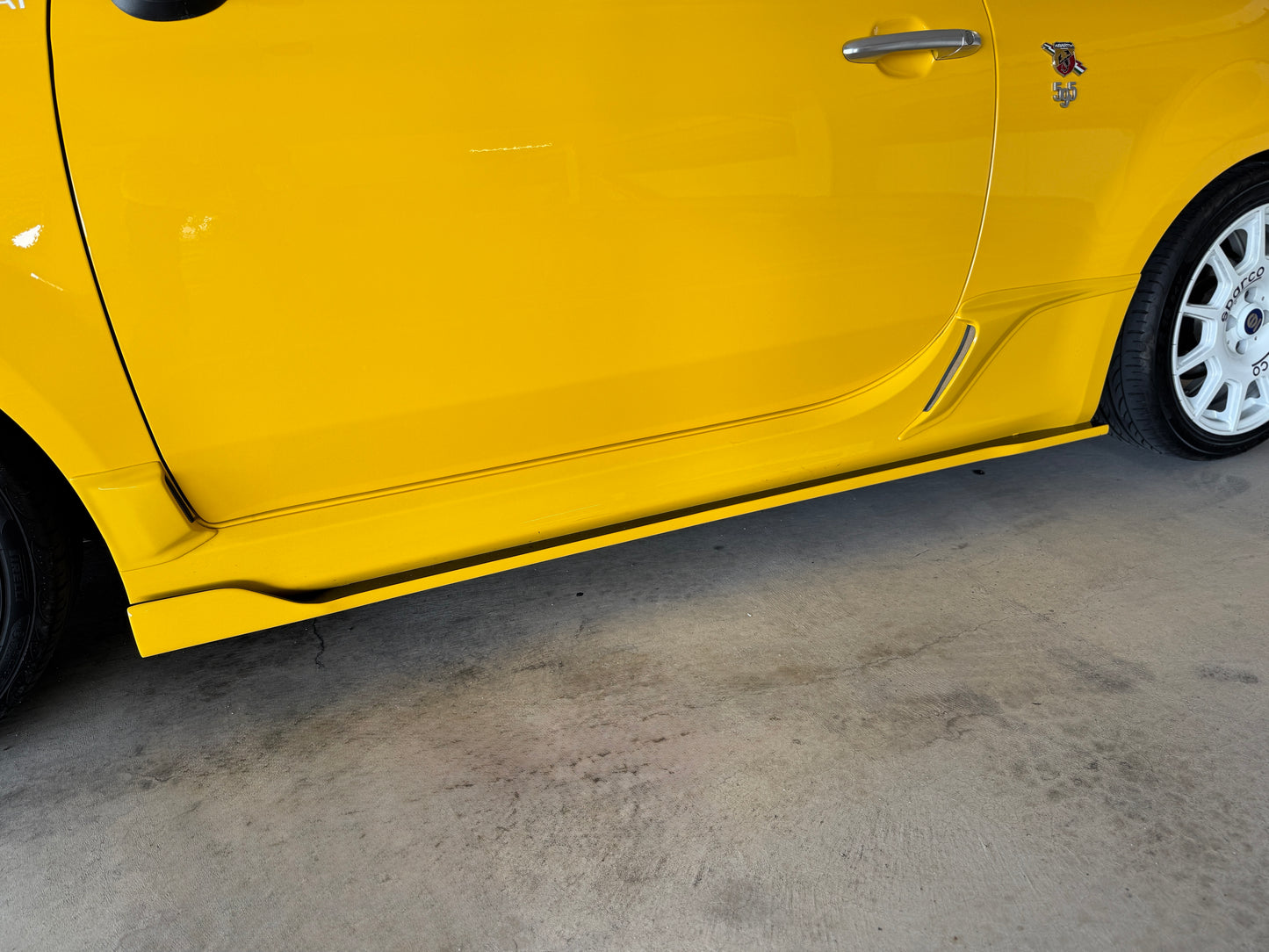 ABARTH500　フロントフェンダーダクト　全シリーズ