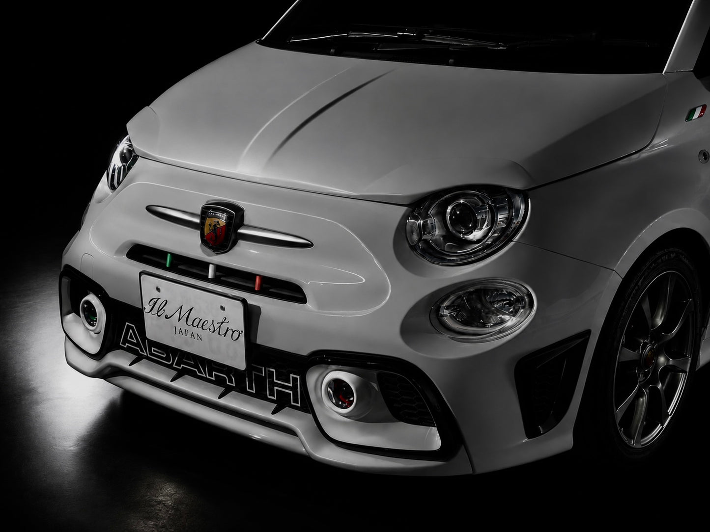 ABARTH500 フロントバンパーガーニッシュ　シリーズ4～