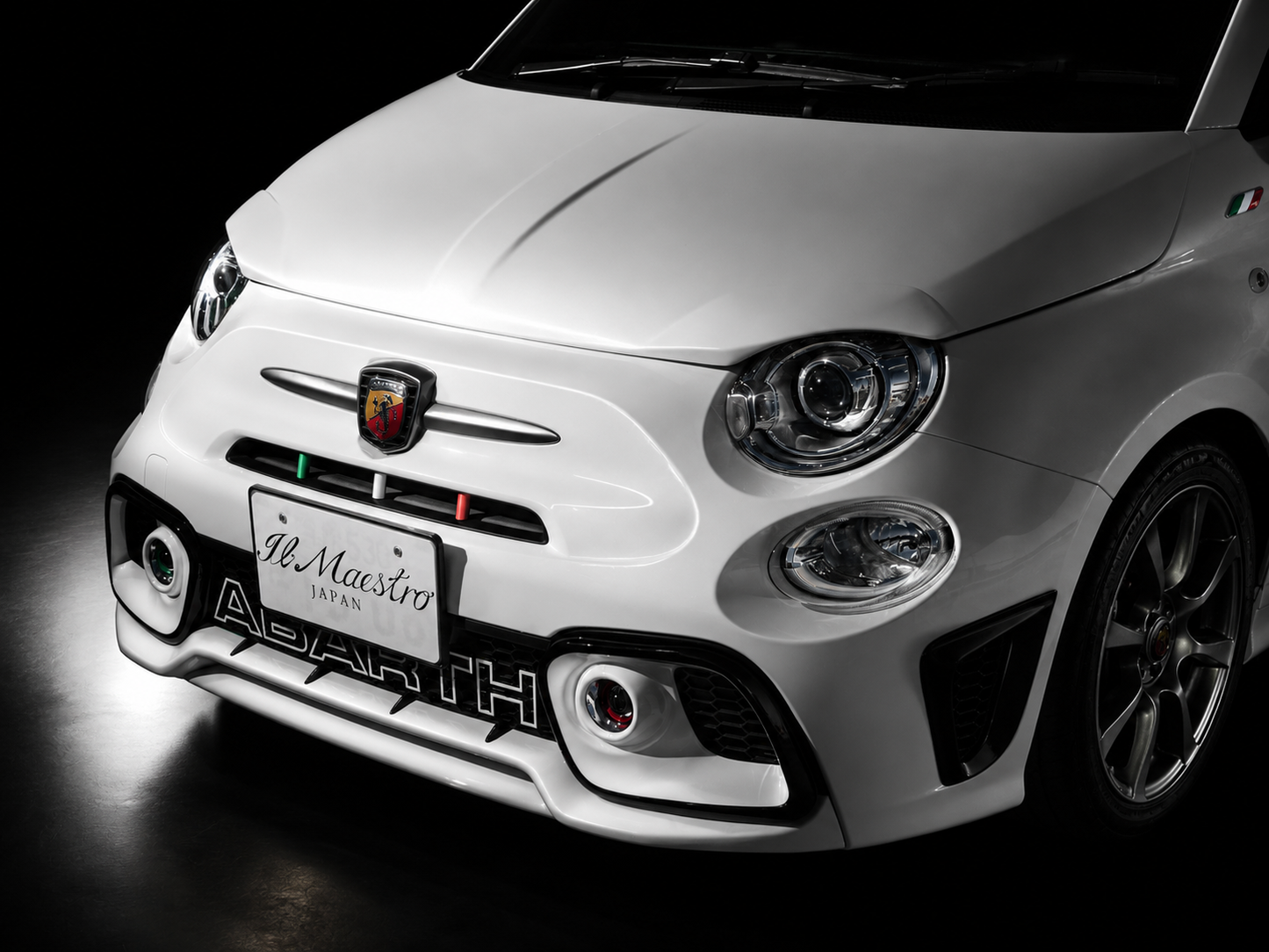 ABARTH500 フロントバンパーガーニッシュ　シリーズ4～