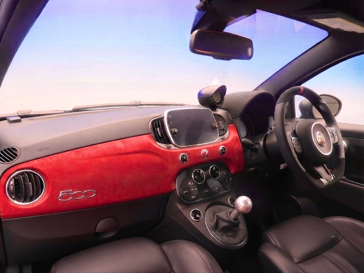 FIAT500　ABARTH500　ダッシュパネル・バックスキン調シート施工サービス　（ドアパネルプレートセットアップ）